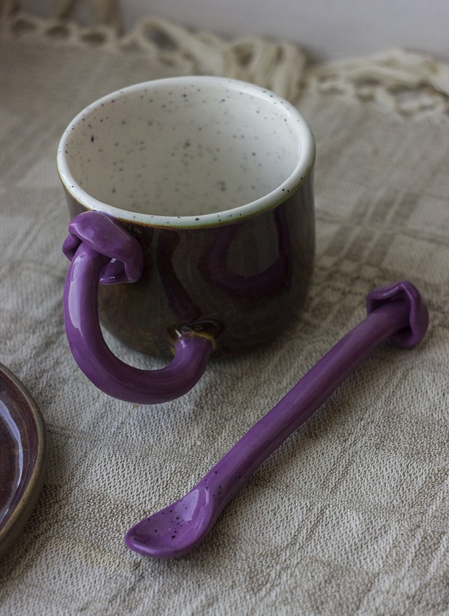 Puodelis su grybo rankena "Violetinis nuosėdis" 210ml