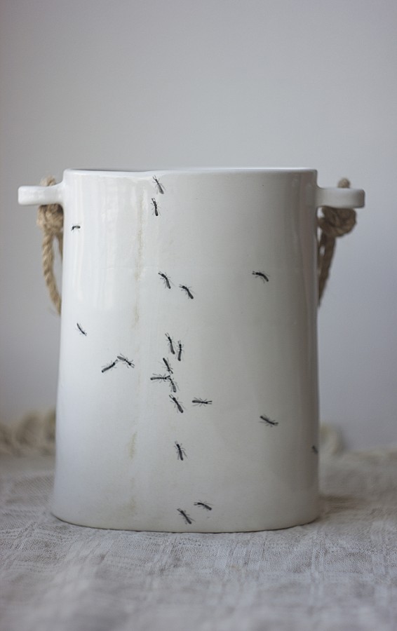 Vaza "Bidonėlis su skruzdėm" 1