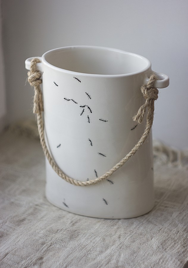 Vaza "Bidonėlis su skruzdėm" 1