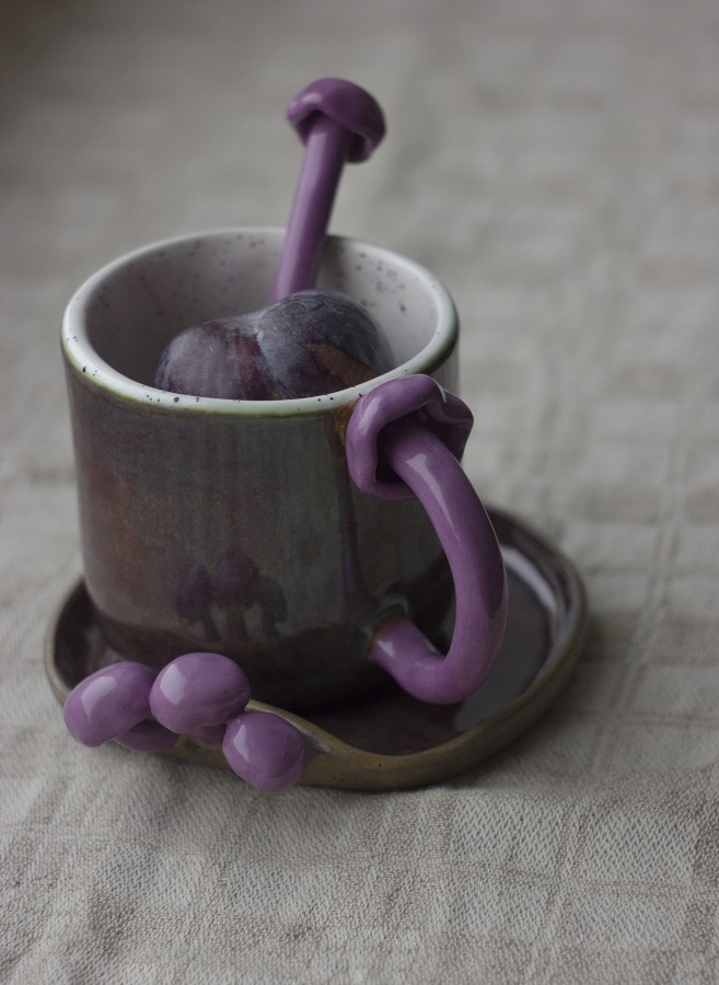 Rinkinys puodelis+lėkštutė+šaukštelis ''Violetinis nuosėdis"