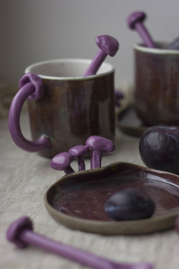 Rinkinys puodelis+lėkštutė+šaukštelis ''Violetinis nuosėdis"